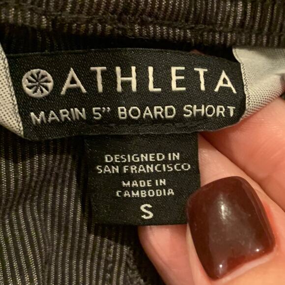 Athleta Women's Marin 5" Board Shorts in Grey Stripe - Picture 7 of 8